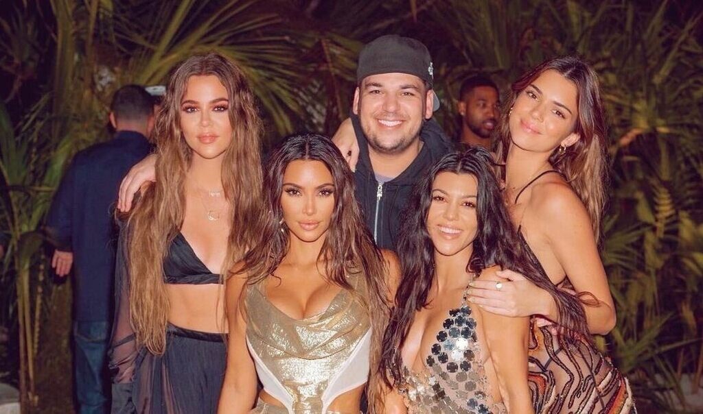 Ini Alasan Kylie Jenner Tidak Datang ke Ultah Kim Kardashian