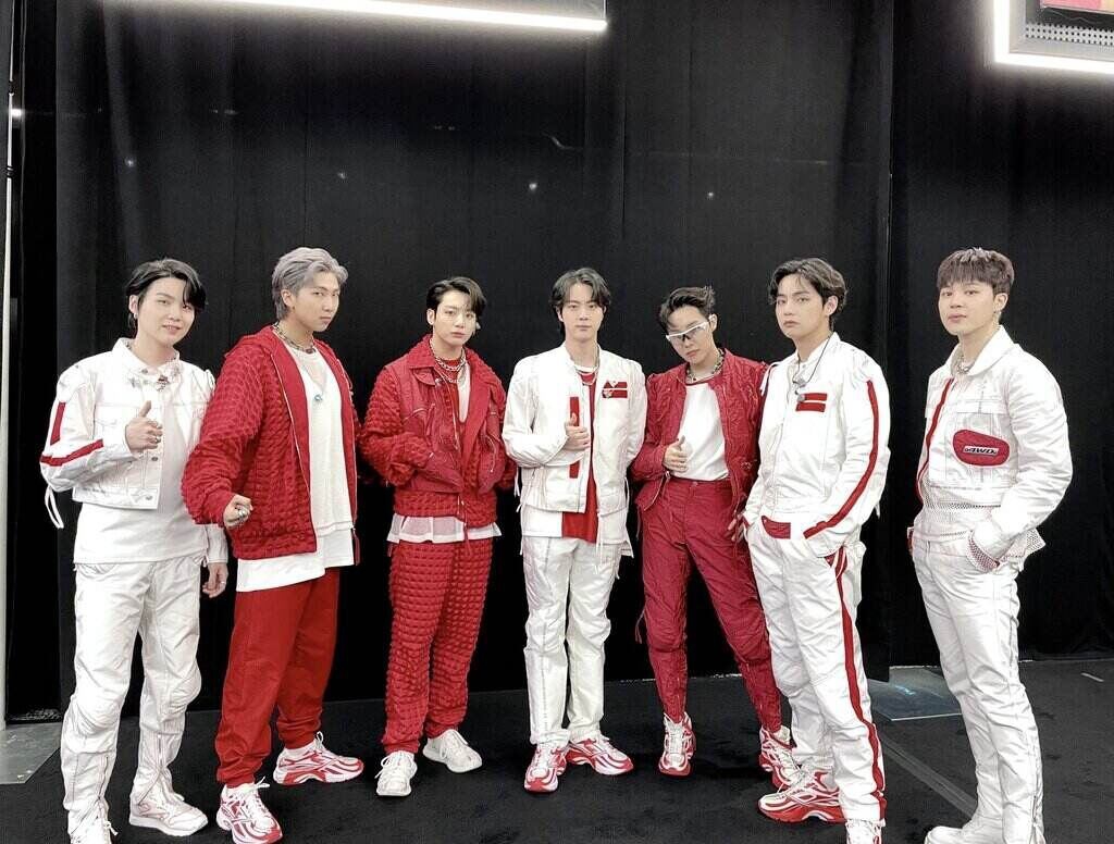 Lewati Fifth Harmony, BTS Ukir Guinness World Records