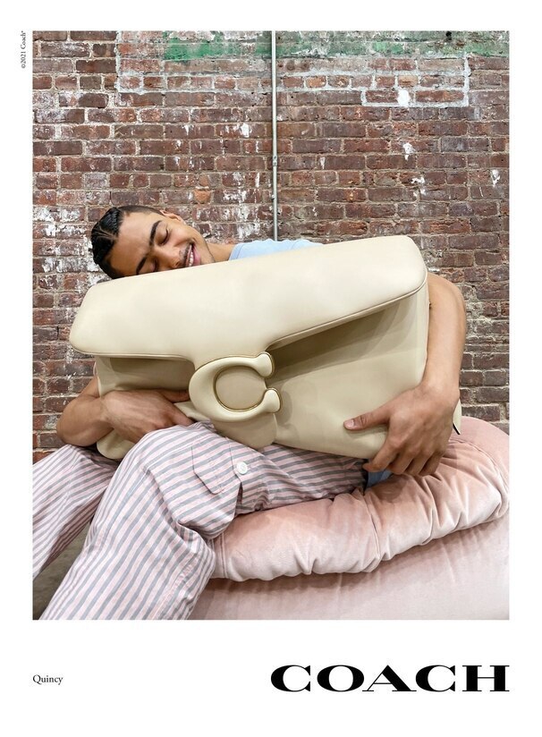 Yuk kenalan dengan Pillow Tabby, Model Tas Terbaru dari Coach