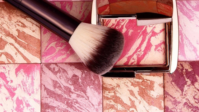 15 Blush On Terbaik yang Tahan Lama