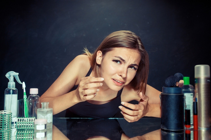 Sedang Alami Jerawat? Coba Gunakan Jenis Riasan Ini!