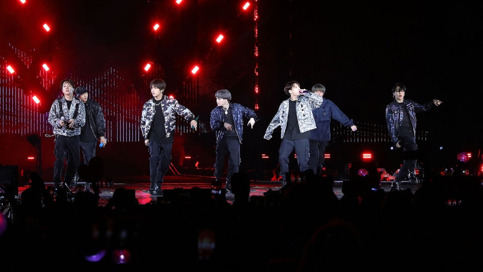 Dirancang Oleh Dior, Ini Detail Busana BTS untuk World Tour