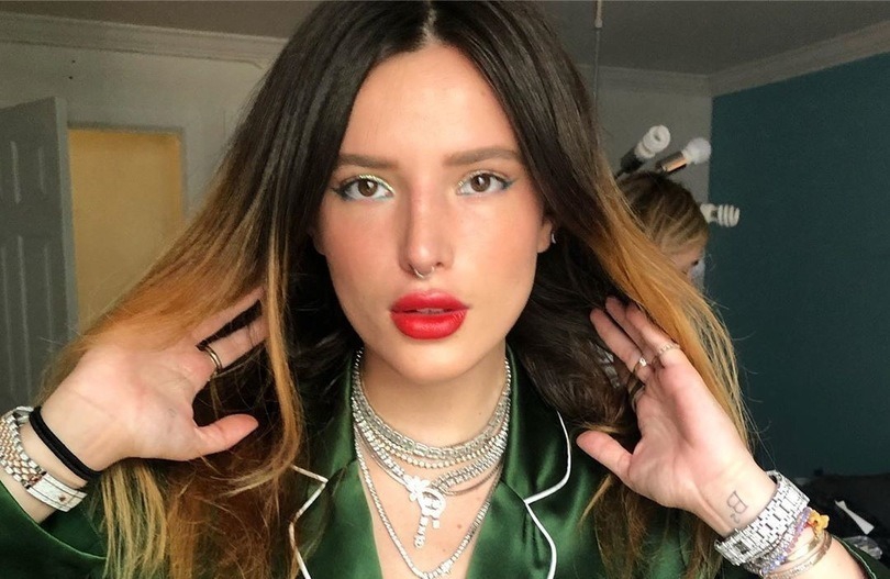 Bella Thorne Belajar Baca dan Tulis Secara Autodidak