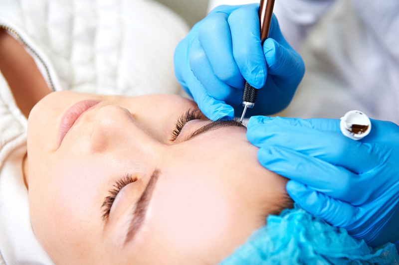 Apakah Sulam Alis Aman? Ini Fakta Di Balik Microblading