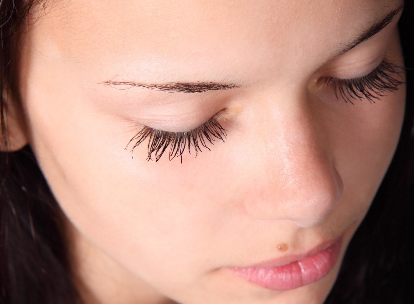 Rekomendasi Serum untuk Mempercepat Pertumbuhan Bulu Mata