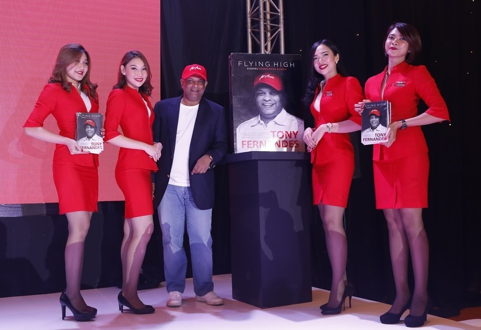 CEO AirAsia, Tony Fernandes, Luncurkan Buku Autobiografinya
