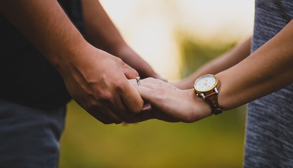 Sebelum Tunangan, Bahas 8 Hal Penting Ini Dengan Pasangan