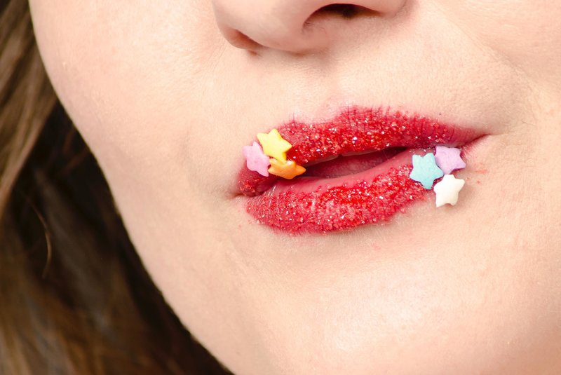 Kenali Penyebab Bibir Kering & Pecah-pecah Serta Solusinya!