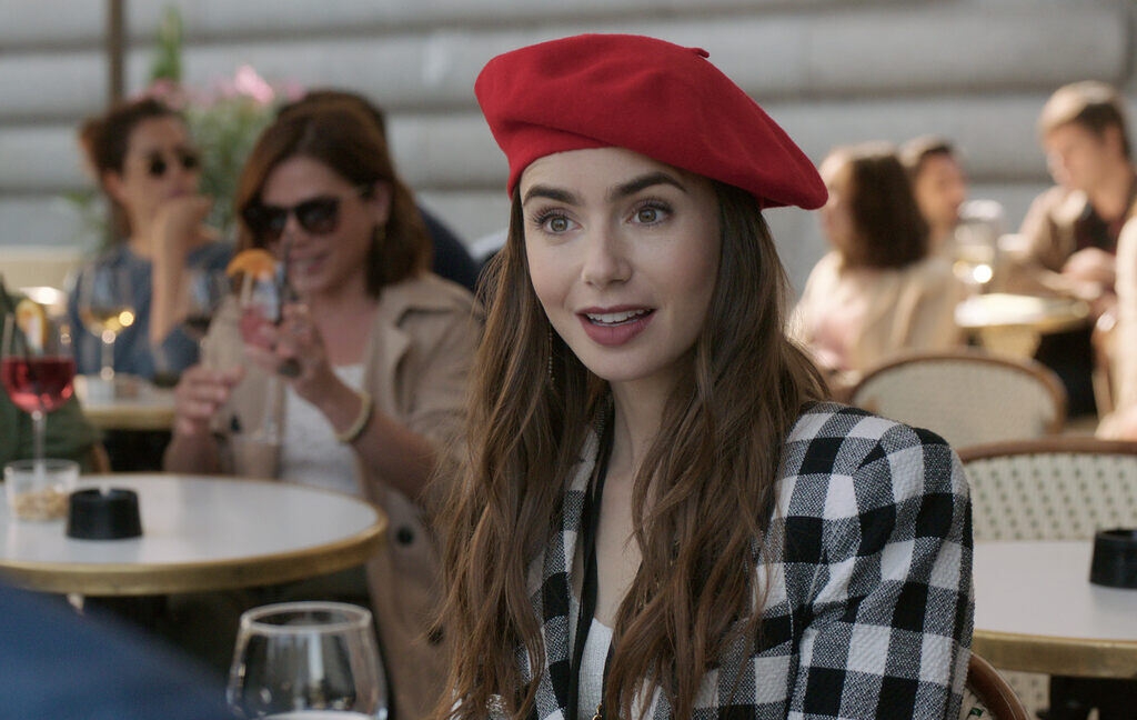 10 Fakta Unik Tentang Lily Collins, Bintang Emily in Paris