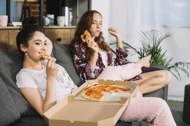 Hindari 7 Makanan Ini Pada Malam Hari Bila Mau Tidur Nyenyak