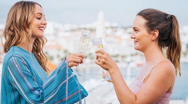 Semua Orang Terobsesi Dengan Film Dari Netflix 'The Weekend Away'