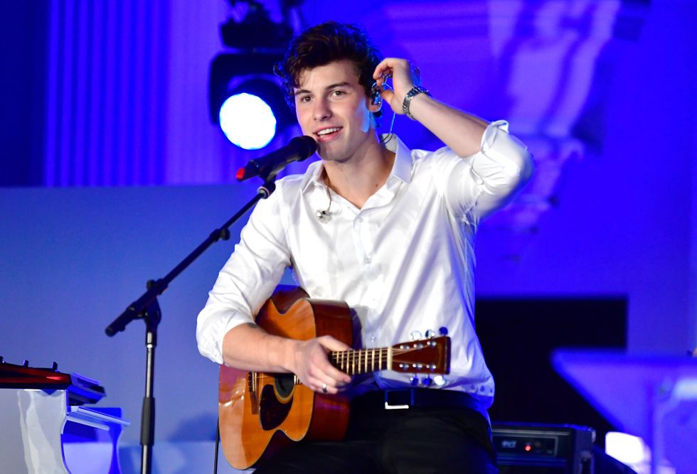 Shawn Mendes Meminta Maaf Karena Menghindari Pertanyaan Fans