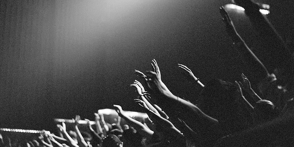 Kisah Lain di Balik Gemerlapnya Dunia K-Pop yang Kita Kenal