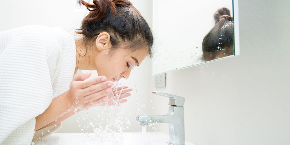 Ini 5 Cara Bersihkan Wajah Agar Kulit Tetap Sehat Saat Puasa