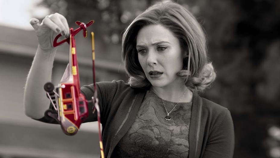 Elizabeth Olsen Membahas Tantangan Terbesar di WandaVision