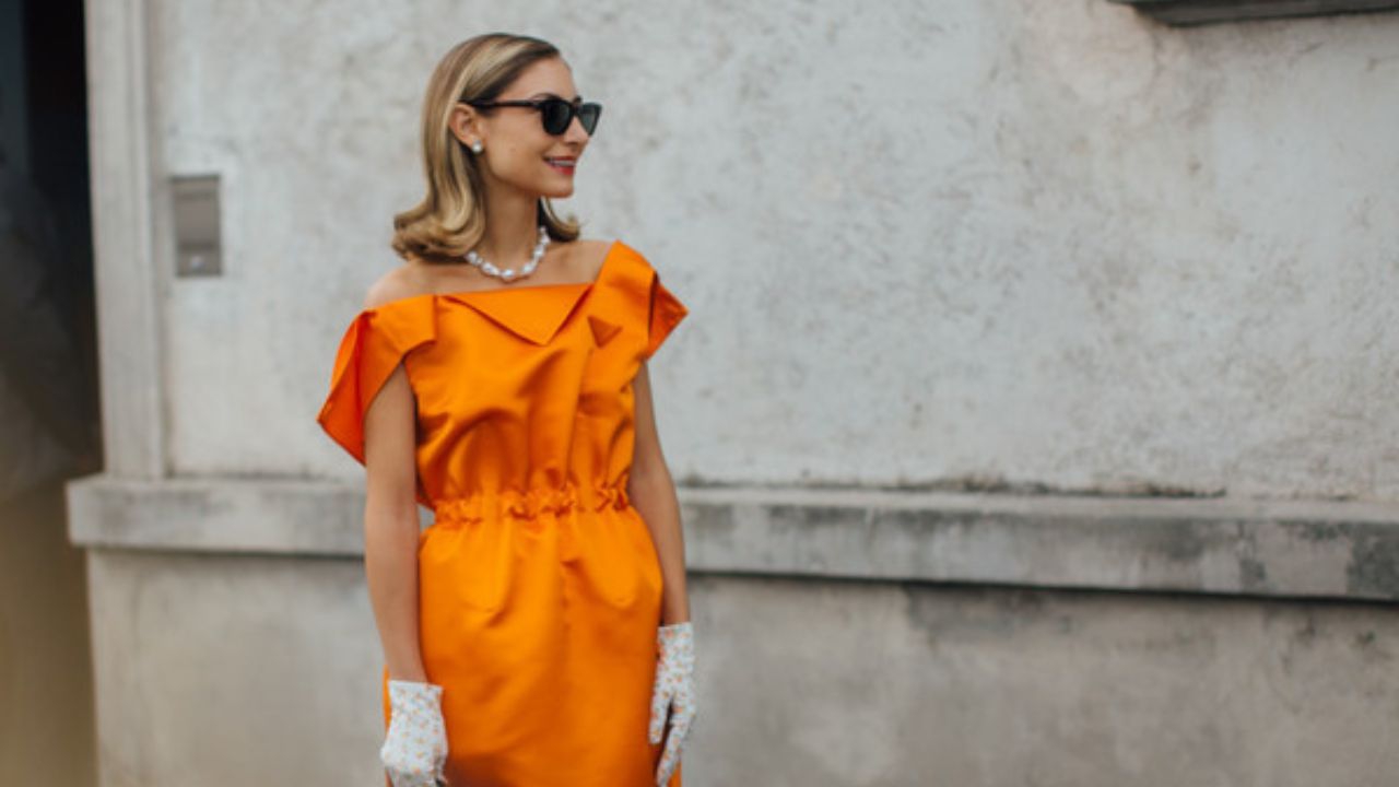 Saatnya Keluar Zona Nyaman dengan Padu Padan Warna Oranye Berikut