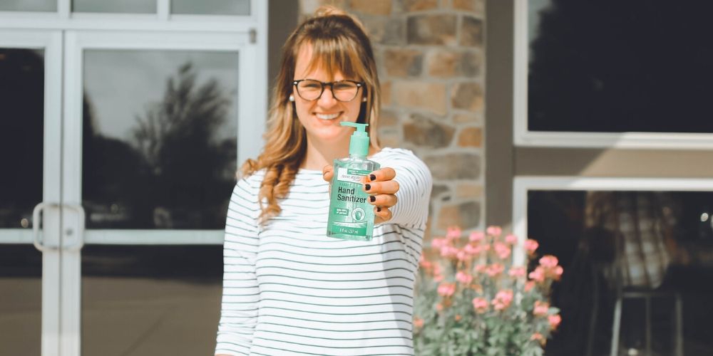 Girls, Ini Cara Tepat Memilih dan Menggunakan Hand Sanitizer